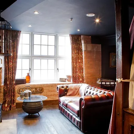 The Enchantment Chamber Apartment York